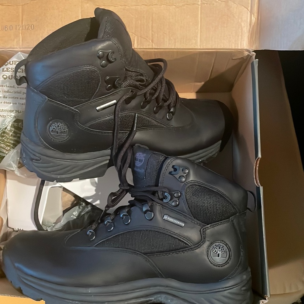 Men black boots